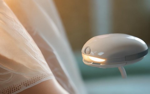 如何通过C语言实现与本地数据库的连接操作？